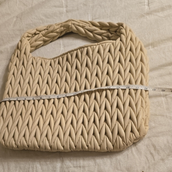 Shiraleah Cream Shoulder Bag with Quilted Texture - Picture 9 of 13